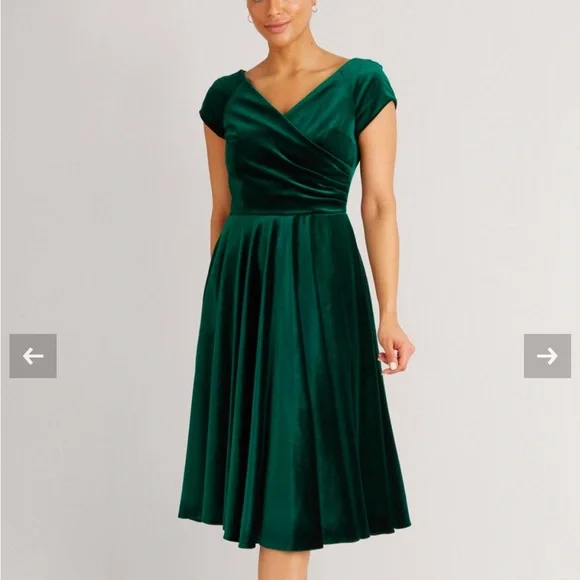 The Pretty Dress Company Forest Green Velvet Hourglass Dress - Picture 1 of 7
